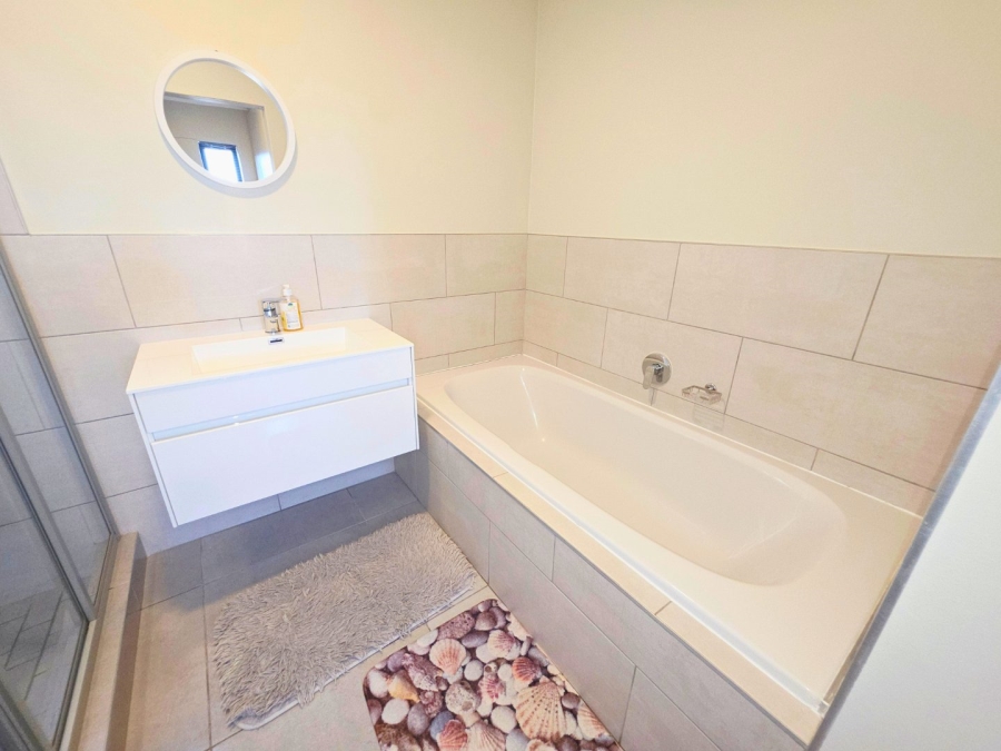 5 Bedroom Property for Sale in Sandown Western Cape